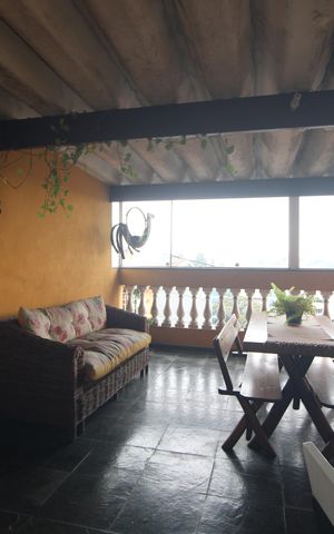 Casa à venda com 200m², 4 quartos e 4 vagasCasa 2 / varanda
