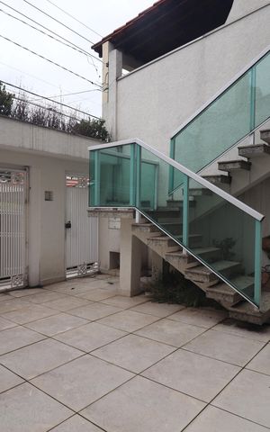 Casa para alugar com 300m², 3 quartos e 4 vagasFachada Casa