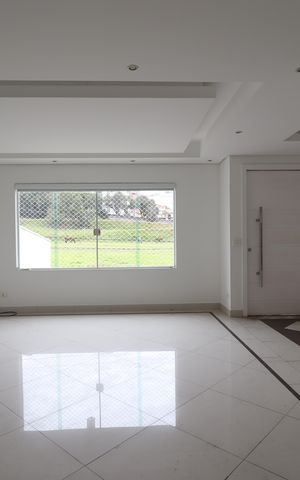 Casa para alugar com 300m², 3 quartos e 4 vagasSala