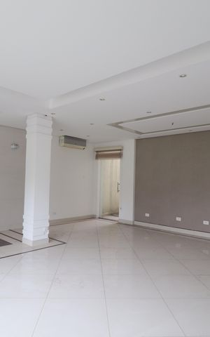 Casa para alugar com 300m², 3 quartos e 4 vagasSala