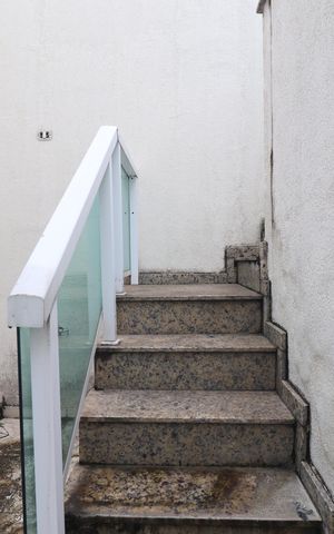 Casa para alugar com 300m², 3 quartos e 4 vagasEscada Terraço