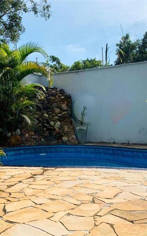Casa à venda com 300m², 4 quartos e 6 vagas