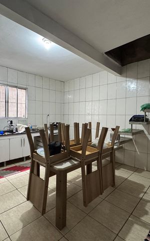 Casa à venda com 96m², 4 quartos e 2 vagas Casa à venda com 96m², 4 quartos e 2 vagasCozinha