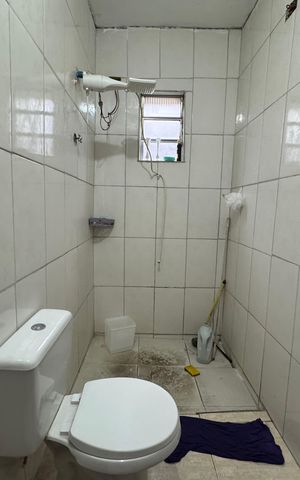 Casa à venda com 96m², 4 quartos e 2 vagas Casa à venda com 96m², 4 quartos e 2 vagasBanheiro 1