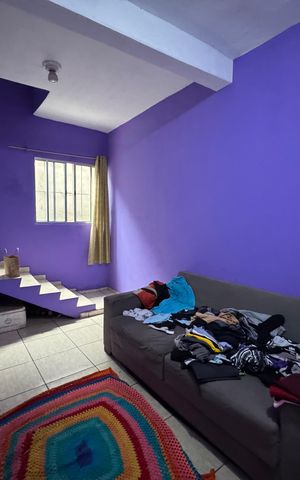 Casa à venda com 96m², 4 quartos e 2 vagas Casa à venda com 96m², 4 quartos e 2 vagasSala