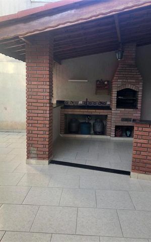 Casa à venda com 180m², 2 quartos e 2 vagas