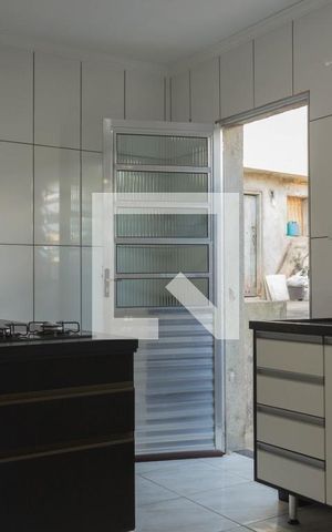 Casa para alugar com 47m², 1 quarto e sem vaga