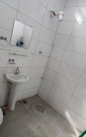 Casa para alugar com 59m², 3 quartos e 1 vaga Casa para alugar com 59m², 3 quartos e 1 vagaBanheiro social