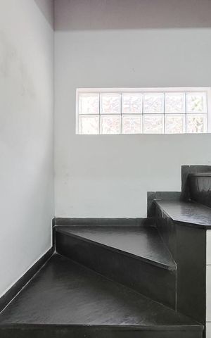 Casa à venda com 240m², 3 quartos e 2 vagas Casa à venda com 240m², 3 quartos e 2 vagascorredor