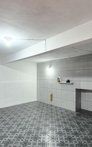 Casa à venda com 240m², 3 quartos e 2 vagas Casa à venda com 240m², 3 quartos e 2 vagasGaragem