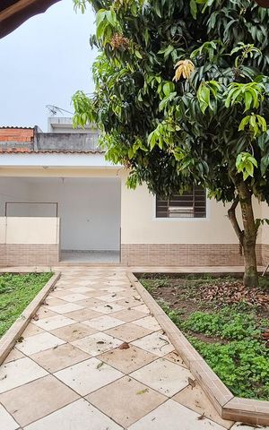Casa à venda com 240m², 3 quartos e 2 vagas Casa à venda com 240m², 3 quartos e 2 vagasEdícula