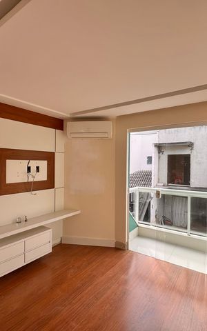 Casa de condomínio à venda com 150m², 3 quartos e 1 vaga Casa de condomínio à venda com 150m², 3 quartos e 1 vagaSuíte