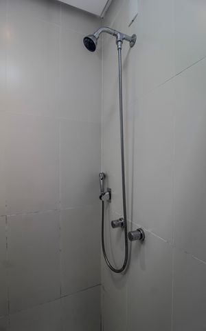 Casa de condomínio à venda com 90m², 2 quartos e 1 vaga Casa de condomínio à venda com 90m², 2 quartos e 1 vagaBanheiro da Suite