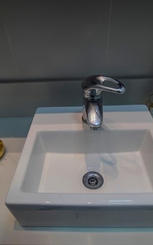 Casa de condomínio à venda com 90m², 2 quartos e 1 vaga Casa de condomínio à venda com 90m², 2 quartos e 1 vagaBanheiro da Suite