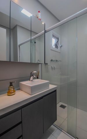 Casa de condomínio à venda com 90m², 2 quartos e 1 vaga Casa de condomínio à venda com 90m², 2 quartos e 1 vagaBanheiro da Suite