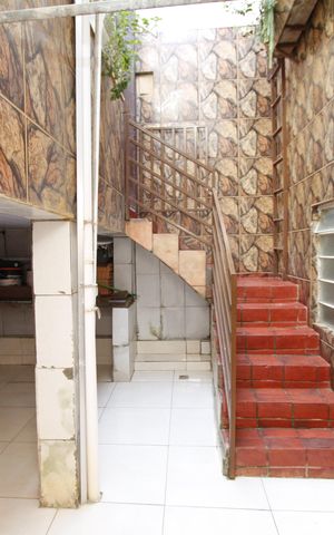 Casa à venda com 125m², 4 quartos e sem vagaEscada