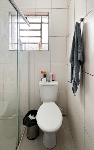 Casa à venda com 210m², 4 quartos e 2 vagas Casa à venda com 210m², 4 quartos e 2 vagasBanheiro Social - Casa 2