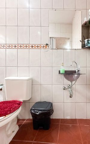 Casa à venda com 210m², 4 quartos e 2 vagas Casa à venda com 210m², 4 quartos e 2 vagasBanheiro da Suíte - Casa 1