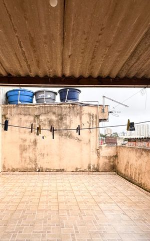 Casa à venda com 210m², 4 quartos e 2 vagas Casa à venda com 210m², 4 quartos e 2 vagasÁrea de Serviço - Casa 1