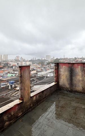 Casa à venda com 210m², 4 quartos e 2 vagas Casa à venda com 210m², 4 quartos e 2 vagasSacada do Quarto 2 - Casa 2
