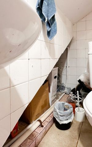 Casa à venda com 210m², 4 quartos e 2 vagas Casa à venda com 210m², 4 quartos e 2 vagasLavabo - Casa 2