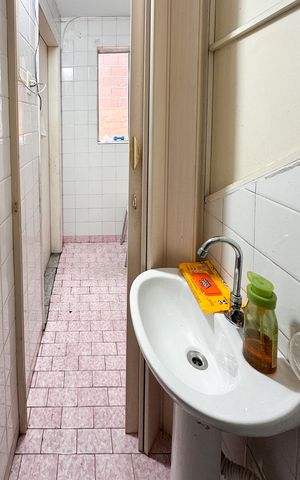 Casa à venda com 210m², 4 quartos e 2 vagas Casa à venda com 210m², 4 quartos e 2 vagasLavabo - Casa 2