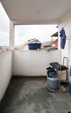 Casa à venda com 210m², 4 quartos e 2 vagas Casa à venda com 210m², 4 quartos e 2 vagasSacada do Quarto 1 - Casa 2