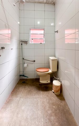 Casa à venda com 210m², 4 quartos e 2 vagas Casa à venda com 210m², 4 quartos e 2 vagasBanheiro Social - Casa 1