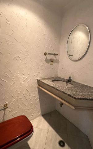 Apartamento à venda com 164m², 3 quartos e 2 vagas Apartamento à venda com 164m², 3 quartos e 2 vagasLavabo
