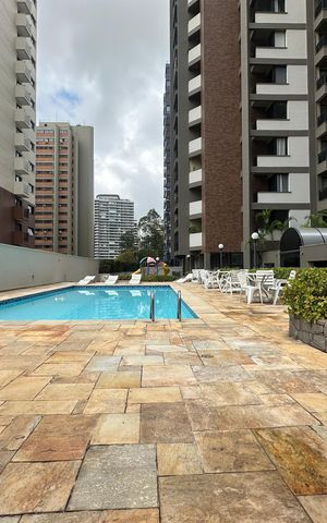 Apartamento à venda com 164m², 3 quartos e 2 vagas Apartamento à venda com 164m², 3 quartos e 2 vagasÁrea comum - Piscina