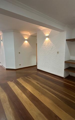 Apartamento à venda com 164m², 3 quartos e 2 vagas Apartamento à venda com 164m², 3 quartos e 2 vagasSala