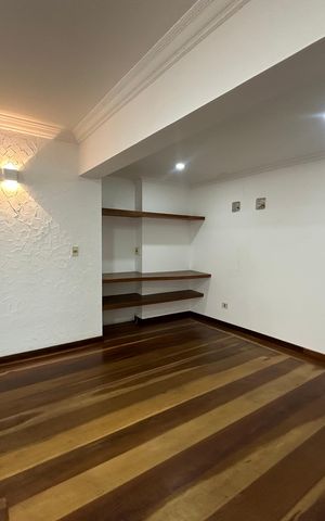 Apartamento à venda com 164m², 3 quartos e 2 vagas Apartamento à venda com 164m², 3 quartos e 2 vagasSala