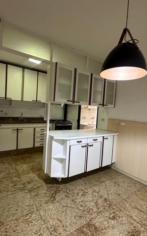 Apartamento à venda com 164m², 3 quartos e 2 vagas Apartamento à venda com 164m², 3 quartos e 2 vagasCozinha