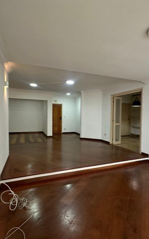 Apartamento à venda com 164m², 3 quartos e 2 vagas Apartamento à venda com 164m², 3 quartos e 2 vagasSala