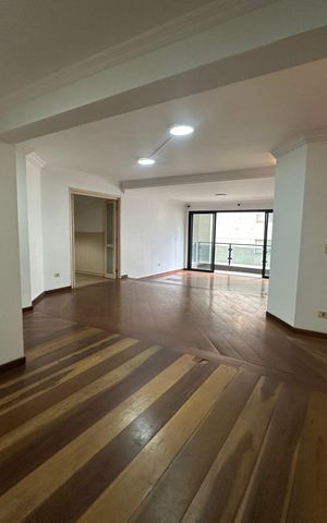 Apartamento à venda com 164m², 3 quartos e 2 vagas Apartamento à venda com 164m², 3 quartos e 2 vagasSala