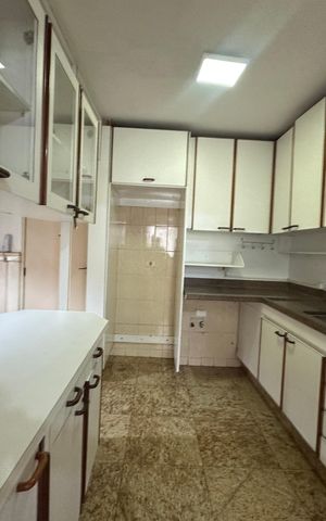 Apartamento à venda com 164m², 3 quartos e 2 vagas Apartamento à venda com 164m², 3 quartos e 2 vagasCozinha