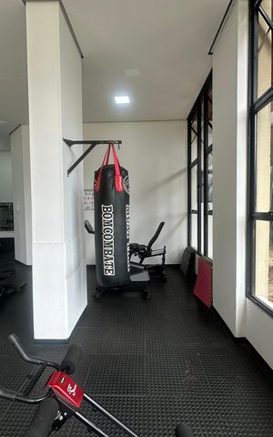 Apartamento à venda com 164m², 3 quartos e 2 vagas Apartamento à venda com 164m², 3 quartos e 2 vagasÁrea comum - Academia