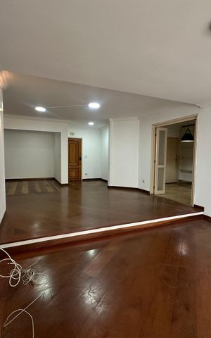 Apartamento à venda com 164m², 3 quartos e 2 vagas Apartamento à venda com 164m², 3 quartos e 2 vagasSala