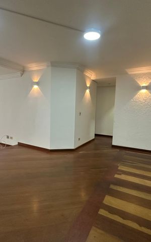 Apartamento à venda com 164m², 3 quartos e 2 vagas Apartamento à venda com 164m², 3 quartos e 2 vagasSala