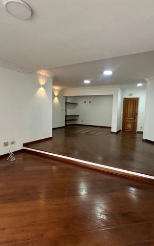 Apartamento à venda com 164m², 3 quartos e 2 vagas Apartamento à venda com 164m², 3 quartos e 2 vagasSala