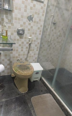 Casa de condomínio à venda com 159m², 4 quartos e 5 vagas Casa de condomínio à venda com 159m², 4 quartos e 5 vagasBanheiro 2