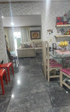 Casa de condomínio à venda com 159m², 4 quartos e 5 vagas Casa de condomínio à venda com 159m², 4 quartos e 5 vagasCozinha