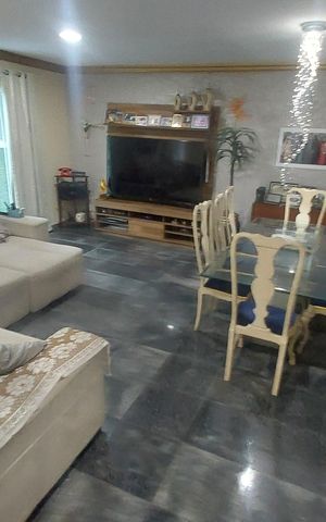 Casa de condomínio à venda com 159m², 4 quartos e 5 vagas Casa de condomínio à venda com 159m², 4 quartos e 5 vagasSala