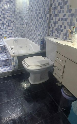 Casa de condomínio à venda com 159m², 4 quartos e 5 vagas Casa de condomínio à venda com 159m², 4 quartos e 5 vagasBanheiro 3