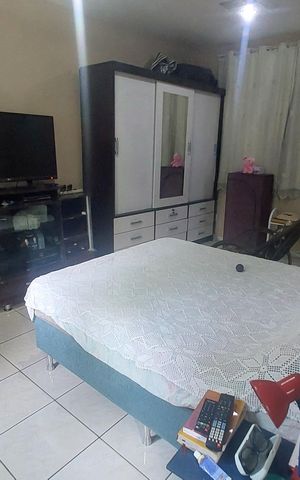 Casa de condomínio à venda com 159m², 4 quartos e 5 vagas Casa de condomínio à venda com 159m², 4 quartos e 5 vagasQuarto 2