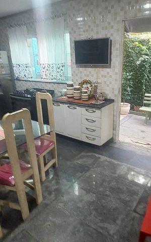 Casa de condomínio à venda com 159m², 4 quartos e 5 vagas Casa de condomínio à venda com 159m², 4 quartos e 5 vagasCozinha