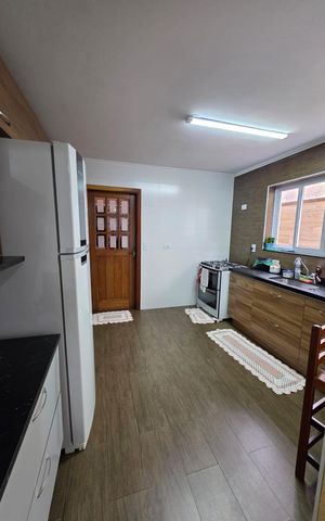 Casa à venda com 180m², 3 quartos e 2 vagas Casa à venda com 180m², 3 quartos e 2 vagasCozinha