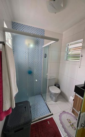 Casa à venda com 180m², 3 quartos e 2 vagas Casa à venda com 180m², 3 quartos e 2 vagasBanheiro