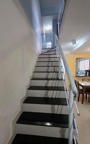 Casa à venda com 180m², 3 quartos e 2 vagas Casa à venda com 180m², 3 quartos e 2 vagasSala de jantar