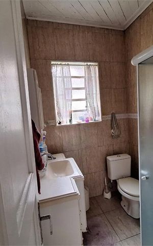 Casa à venda com 180m², 3 quartos e 2 vagas